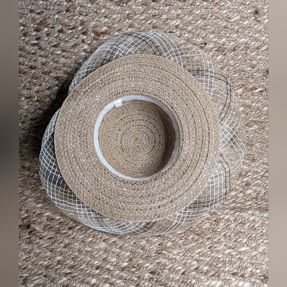 Kentucky Derby Hat, Church Hat Tan Black And White. Fancy Hat, lightweight NWOT - Picture 2 of 8